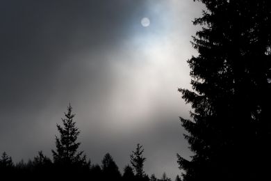 37 Sonne zwischen Wolken